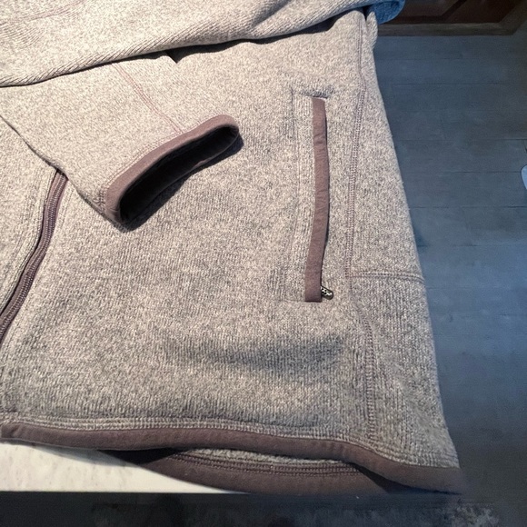 Men’s gray and tan trim Patagonia full zip jacket.  Size xl. - Picture 8 of 10